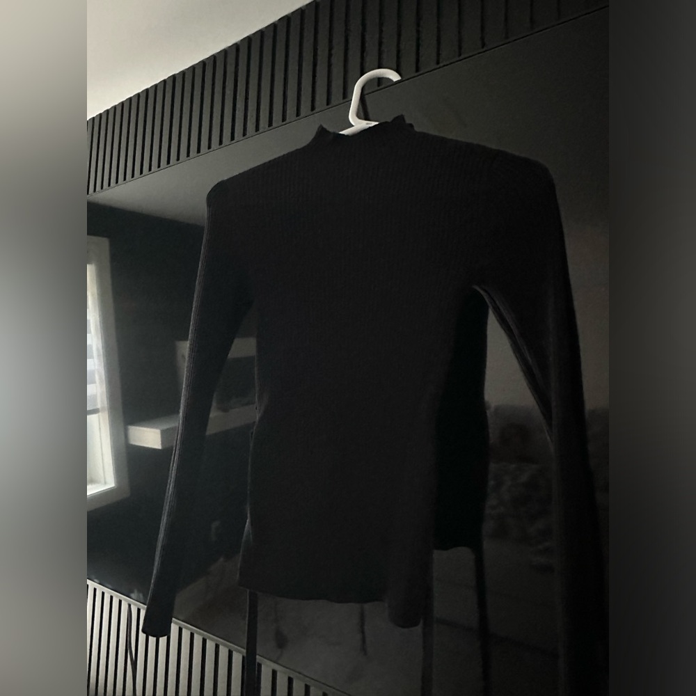 Aritzia Sculpt Knit Tie Back Top